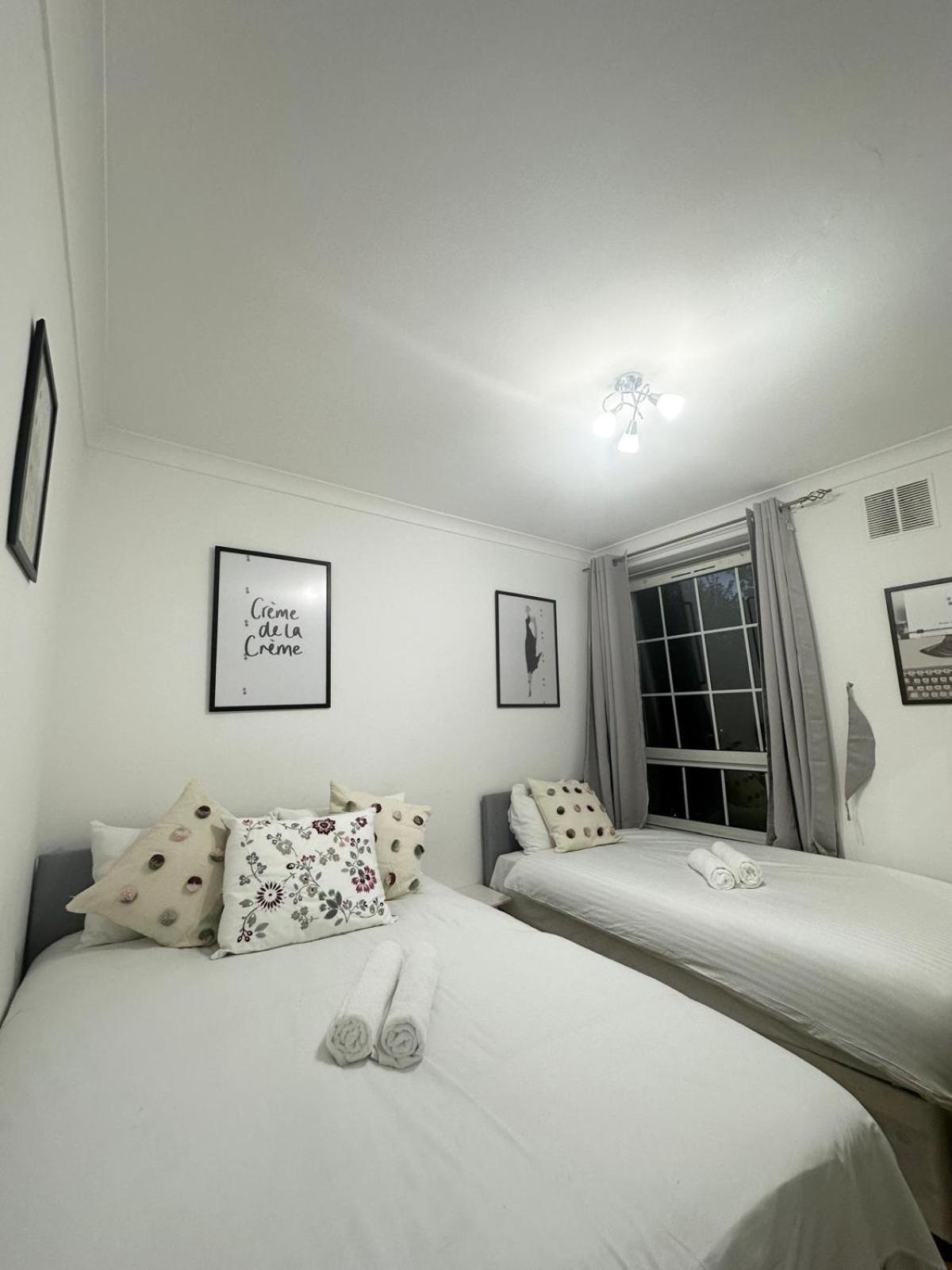Budget Grey House London Kültér fotó