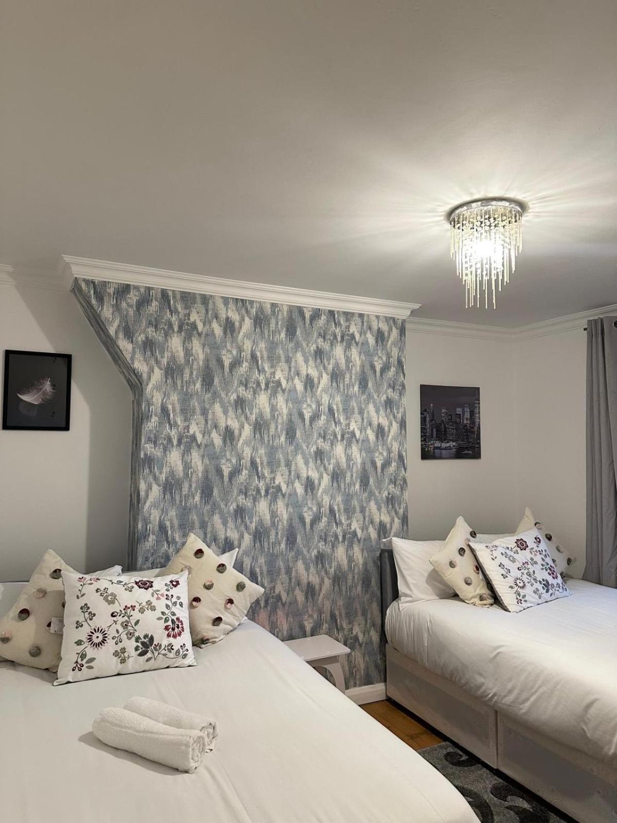 Budget Grey House London Kültér fotó