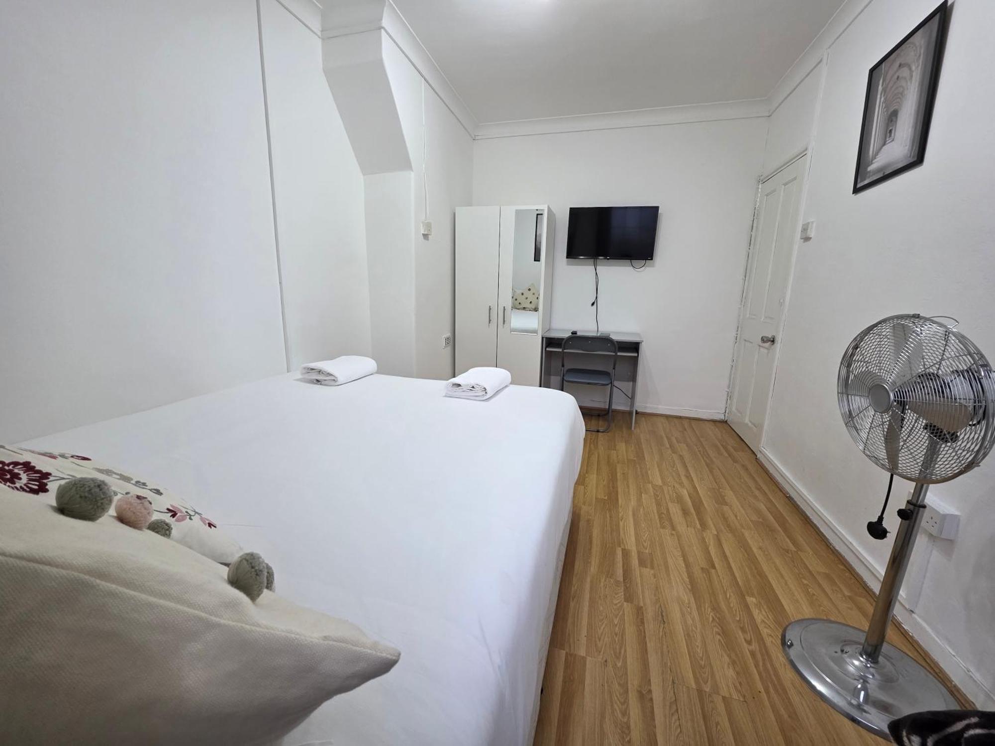 Budget Grey House London Kültér fotó